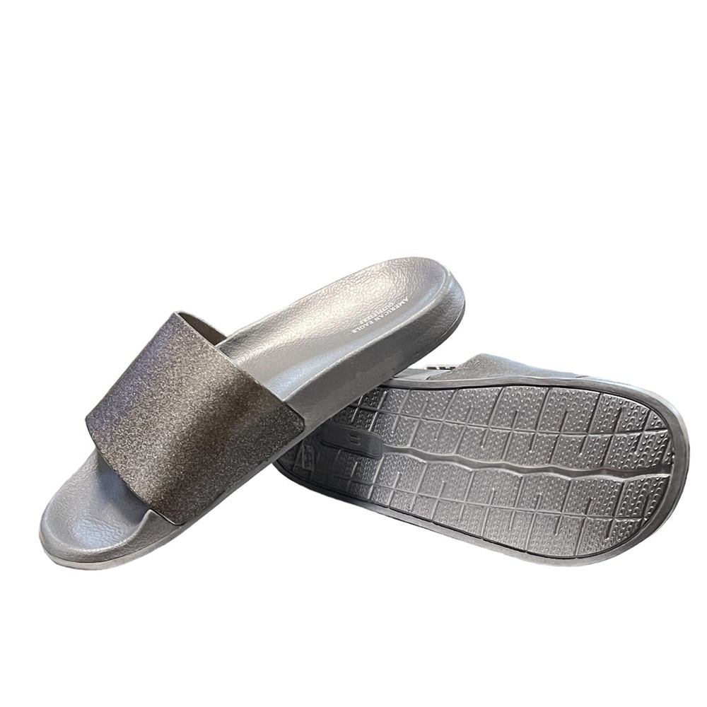 NWOT:American Eagle Outfitters.Women Flip Flops‎ Color Grey Sandal Size 11